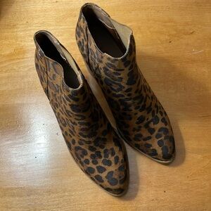 Women's brown and black animal print BOUTIQUE by CORKYS "Ike" bootie. Size 9 NEW